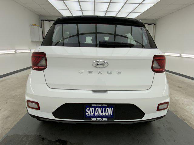 2026 Hyundai Venue SEL w/Two-Tone Roof