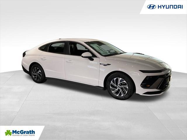 2026 Hyundai Sonata Hybrid Blue for sale in HIAWATHA, IA