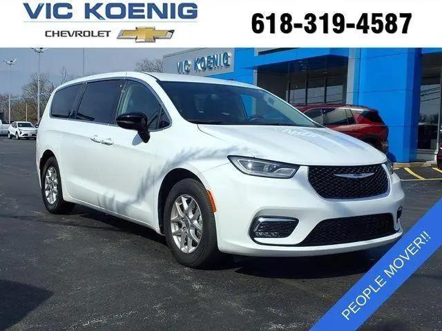 2024 Chrysler Pacifica Touring L for sale in Carbondale, IL