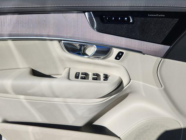 2026 Volvo XC90 Ultra, B6 AWD Gas (mild hybrid), Gasoline, Bright, 7 Seats