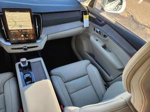 2026 Volvo XC90 Ultra, B6 AWD Gas (mild hybrid), Gasoline, Bright, 7 Seats