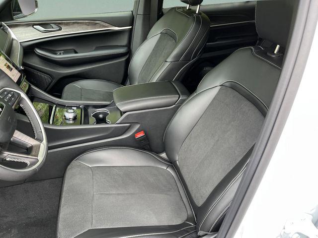 2026 Jeep Grand Cherokee L Altitude 4x2