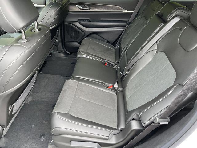 2026 Jeep Grand Cherokee L Altitude 4x2