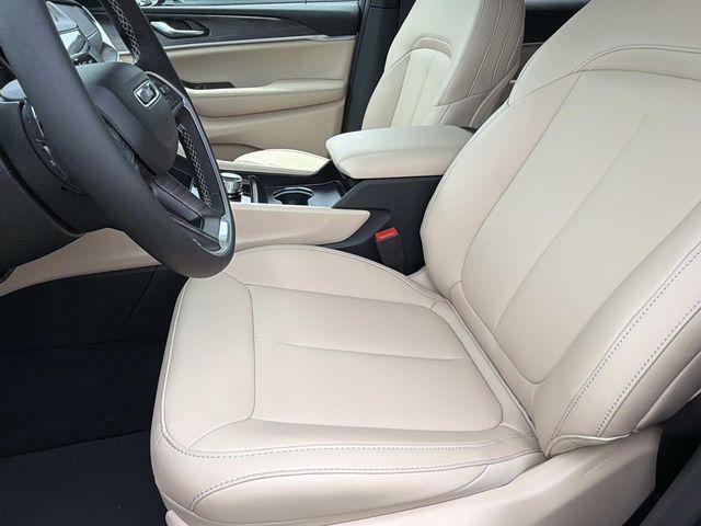 2026 Jeep Grand Cherokee Limited 4x2