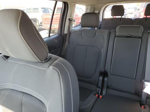 2023 Jeep Grand Cherokee L Laredo 4x4