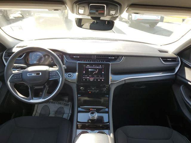 2023 Jeep Grand Cherokee L Laredo 4x4