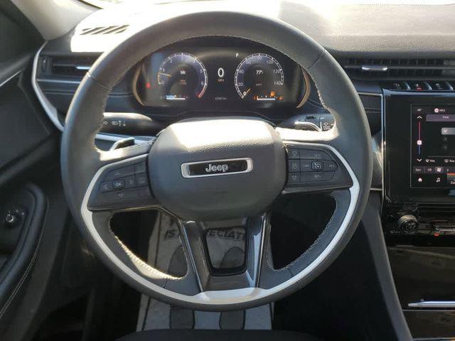 2023 Jeep Grand Cherokee L Laredo 4x4