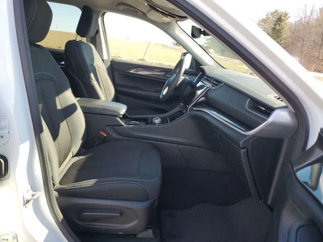 2023 Jeep Grand Cherokee L Laredo 4x4