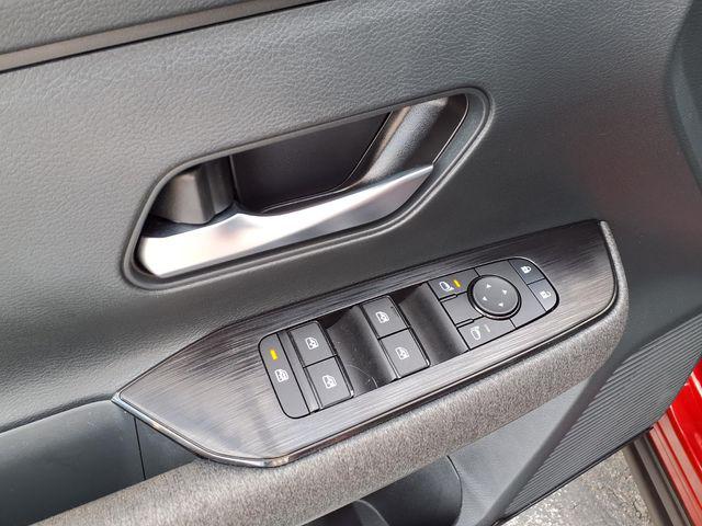 2025 Nissan Kicks SV FWD