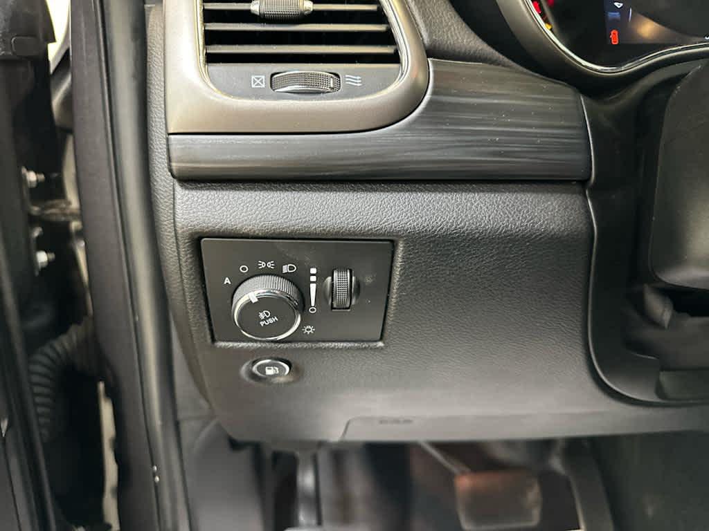 2020 Jeep Grand Cherokee Altitude - Photo 19