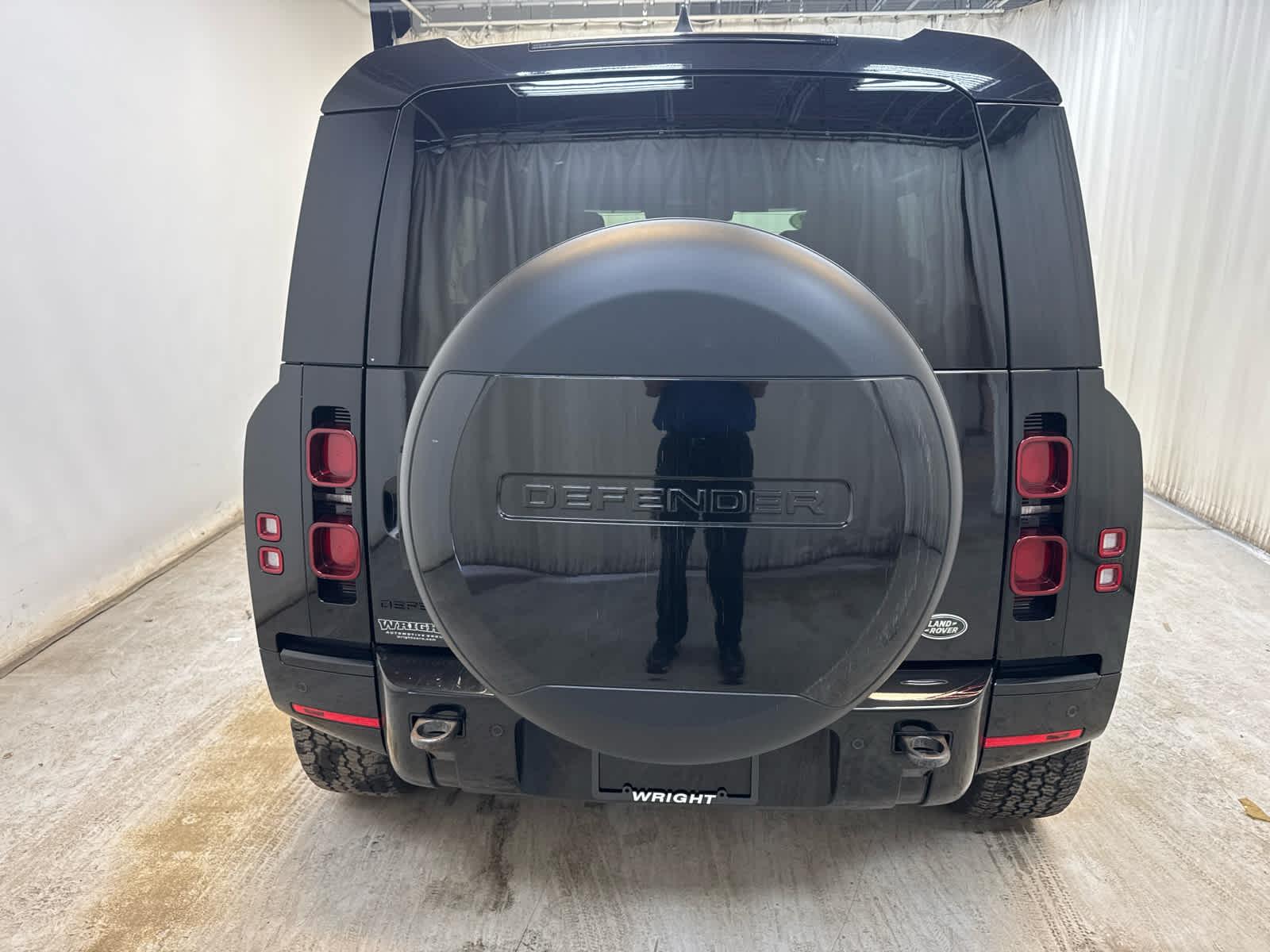 2023 Land Rover Defender X-Dynamic SE - Photo 9