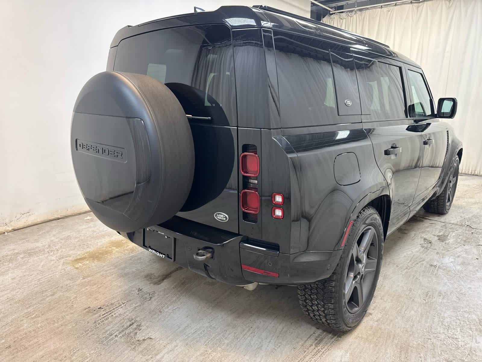 2023 Land Rover Defender X-Dynamic SE - Photo 12