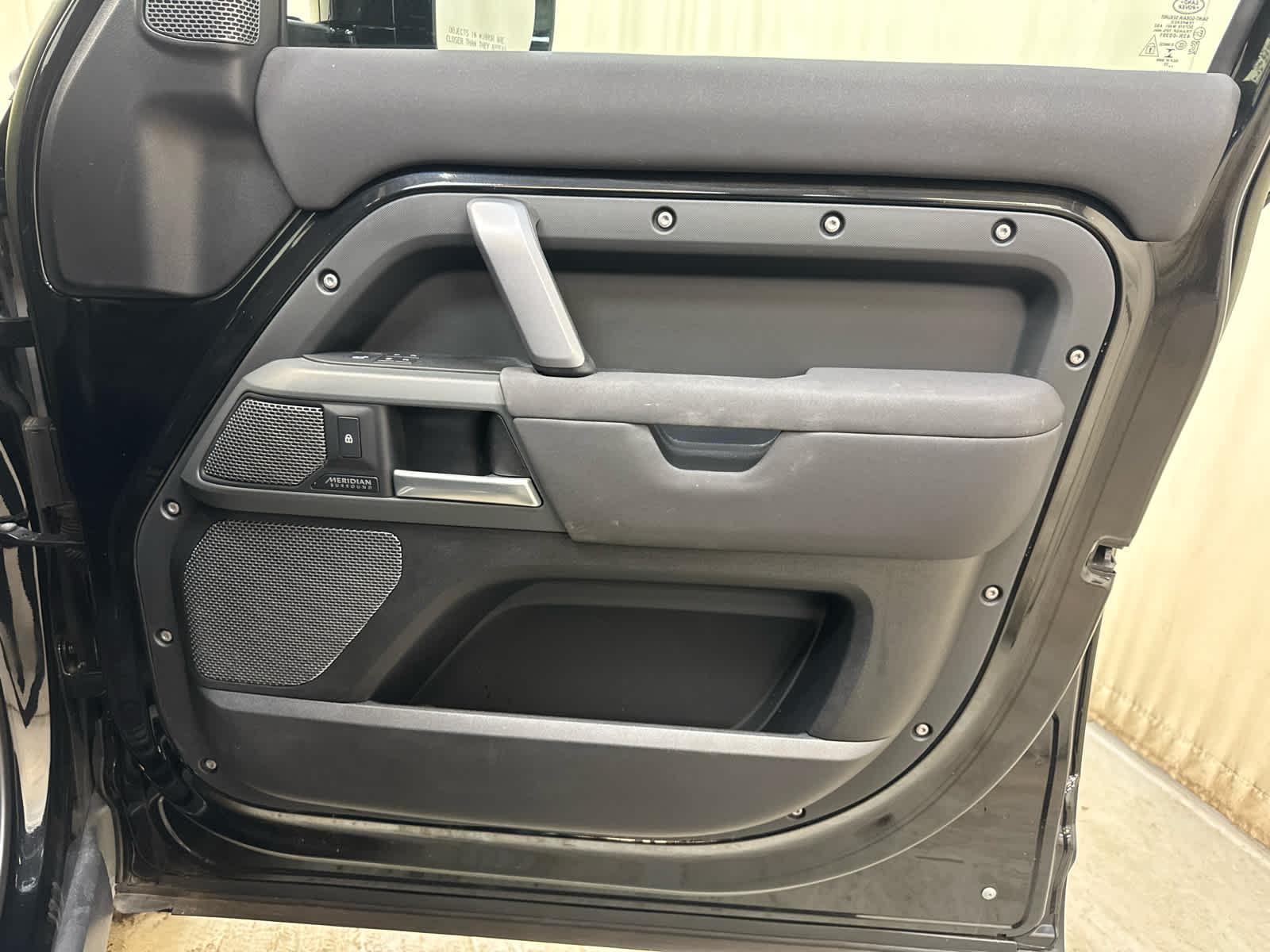 2023 Land Rover Defender X-Dynamic SE - Photo 28