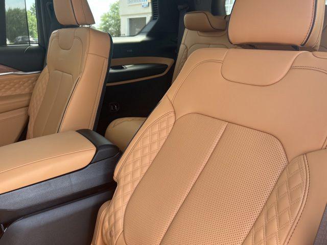 2026 Jeep Grand Cherokee Summit 4x4