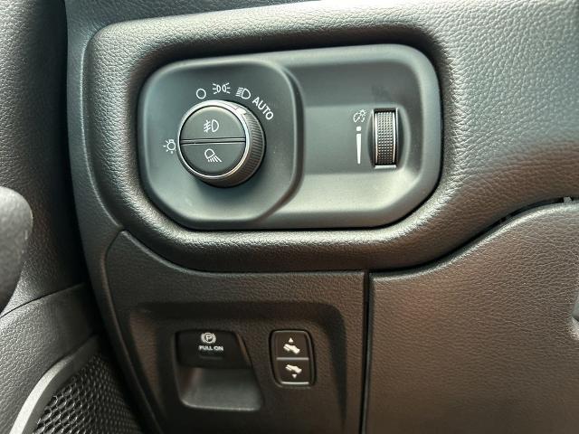 2022 Ram 1500 Big Horn Crew Cab 4x4 5'7" Box