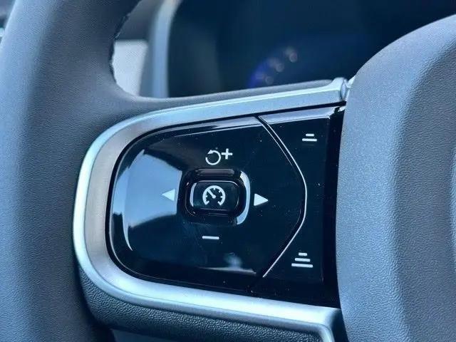 2026 Volvo XC90 Ultra, B6 AWD Gas (mild hybrid), Gasoline, Bright, 6 Seats