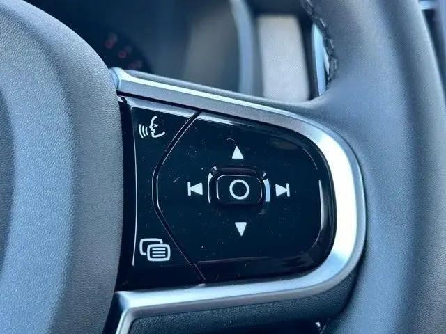 2026 Volvo XC90 Ultra, B6 AWD Gas (mild hybrid), Gasoline, Bright, 6 Seats