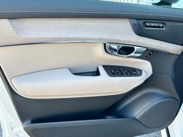 2026 Volvo XC90 Ultra, B6 AWD Gas (mild hybrid), Gasoline, Bright, 6 Seats