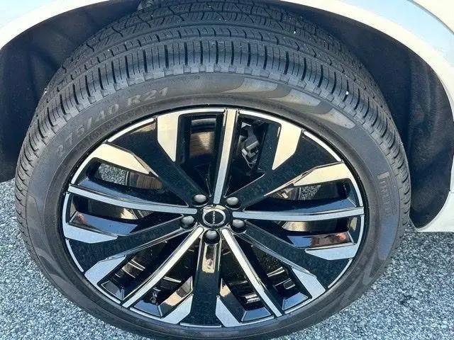2026 Volvo XC90 Ultra, B6 AWD Gas (mild hybrid), Gasoline, Bright, 6 Seats