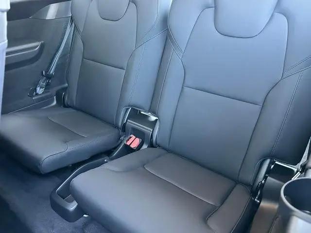 2026 Volvo XC90 Core, B5 AWD Gas (mild hybrid), Gasoline, Bright, 7 Seats