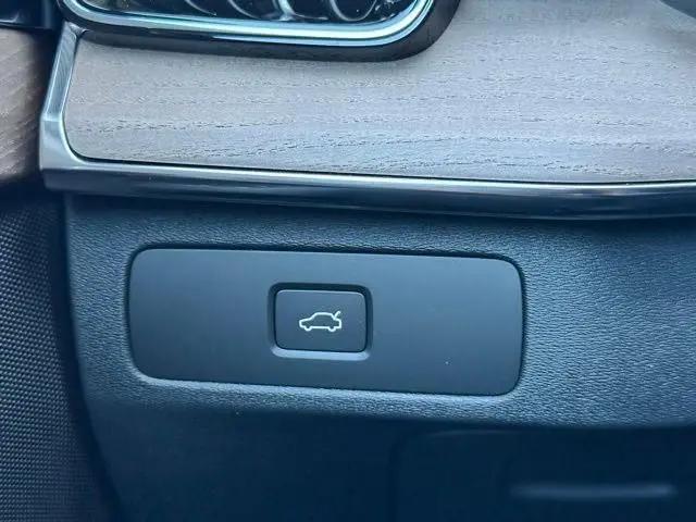 2026 Volvo XC90 Core, B5 AWD Gas (mild hybrid), Gasoline, Bright, 7 Seats