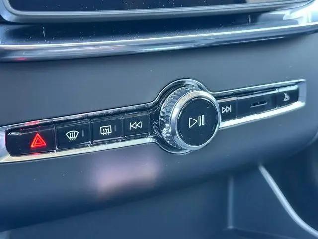2026 Volvo XC90 Core, B5 AWD Gas (mild hybrid), Gasoline, Bright, 7 Seats