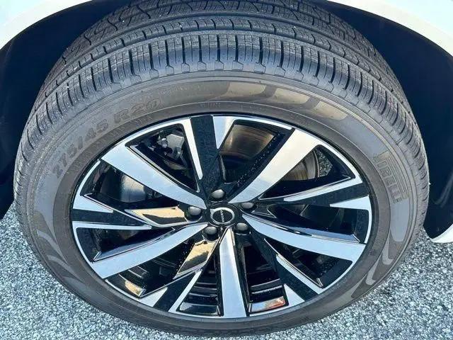 2026 Volvo XC90 Core, B5 AWD Gas (mild hybrid), Gasoline, Bright, 7 Seats
