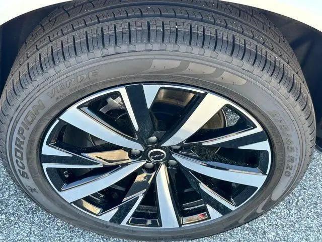 2026 Volvo XC90 Core, B5 AWD Gas (mild hybrid), Gasoline, Bright, 7 Seats
