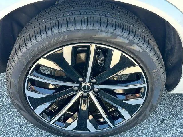 2026 Volvo XC90 Ultra, B6 AWD Gas (mild hybrid), Gasoline, Bright, 6 Seats