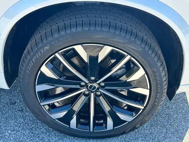 2026 Volvo XC90 Ultra, B6 AWD Gas (mild hybrid), Gasoline, Bright, 6 Seats