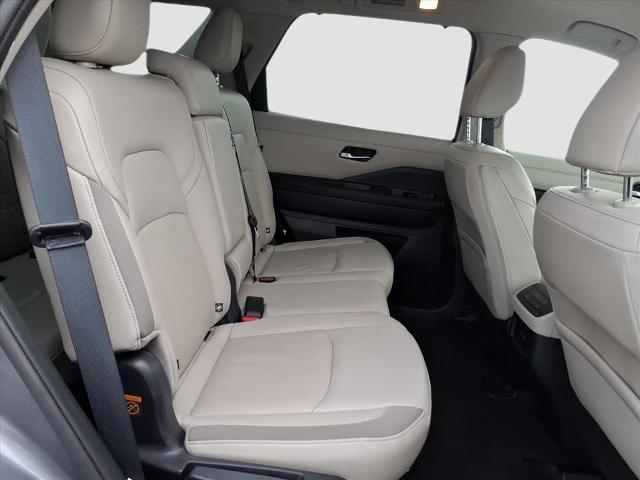 2023 Nissan Pathfinder SL 4WD