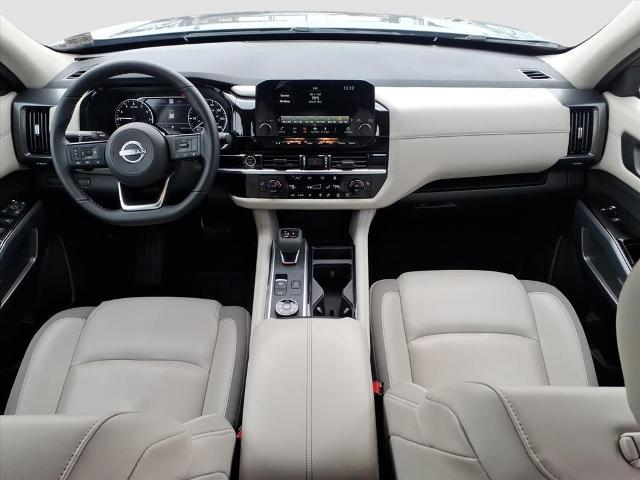 2023 Nissan Pathfinder SL 4WD