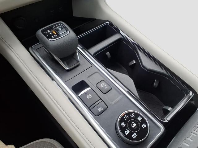 2023 Nissan Pathfinder SL 4WD