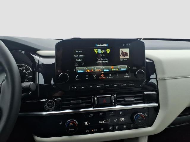 2023 Nissan Pathfinder SL 4WD