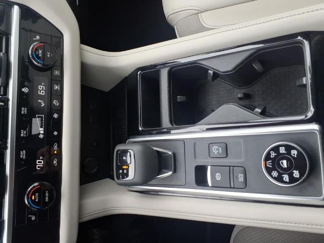 2023 Nissan Pathfinder SL 4WD