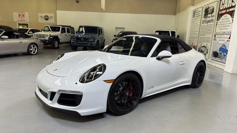 2017 Porsche 911 Carrera GTS