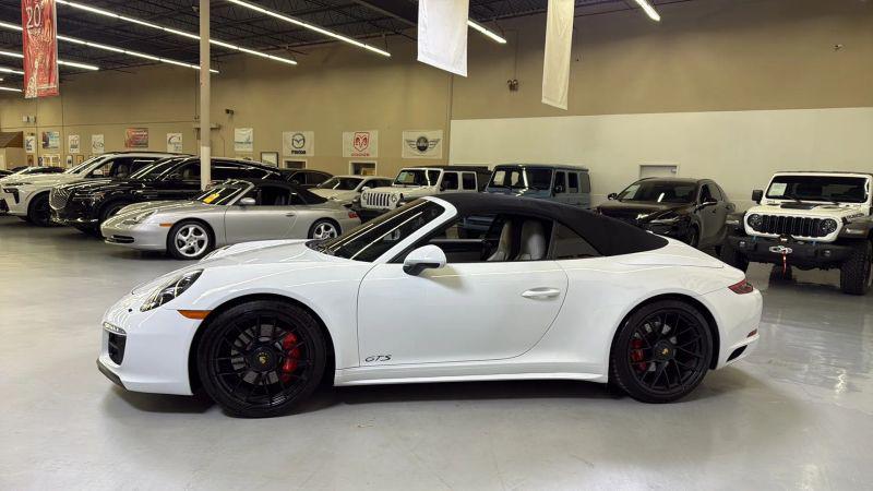 2017 Porsche 911 Carrera GTS