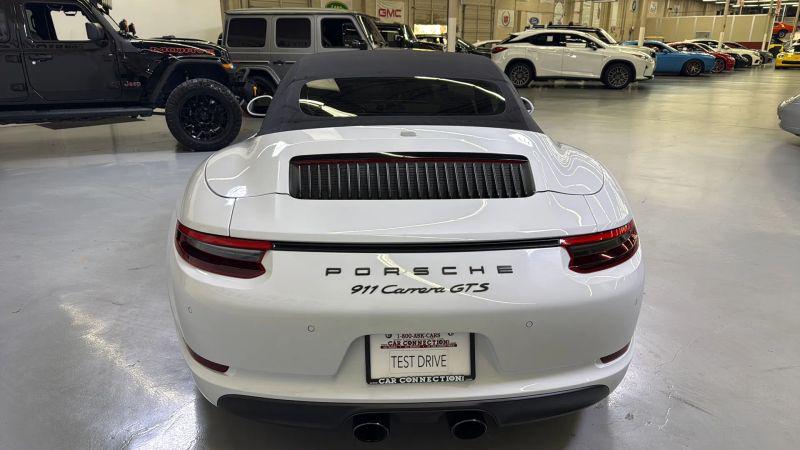 2017 Porsche 911 Carrera GTS