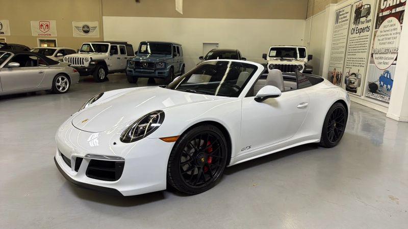 2017 Porsche 911 Carrera GTS