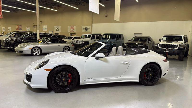2017 Porsche 911 Carrera GTS