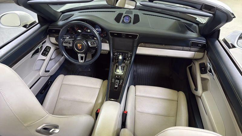 2017 Porsche 911 Carrera GTS
