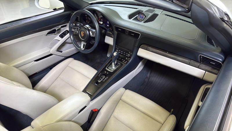 2017 Porsche 911 Carrera GTS