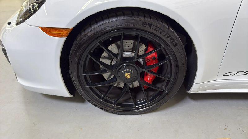 2017 Porsche 911 Carrera GTS
