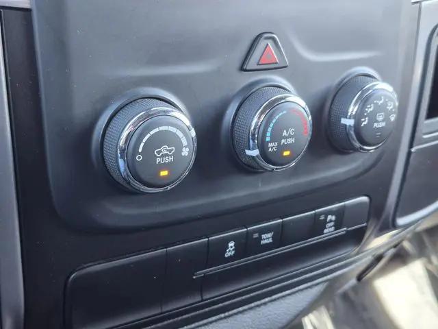 2024 Ram 1500 Classic Warlock Crew Cab 4x4 5'7" Box