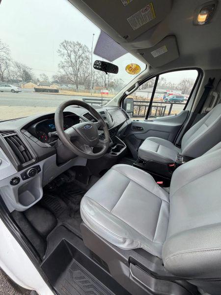 2015 Ford Transit w/60/40 Side Door w/RWB