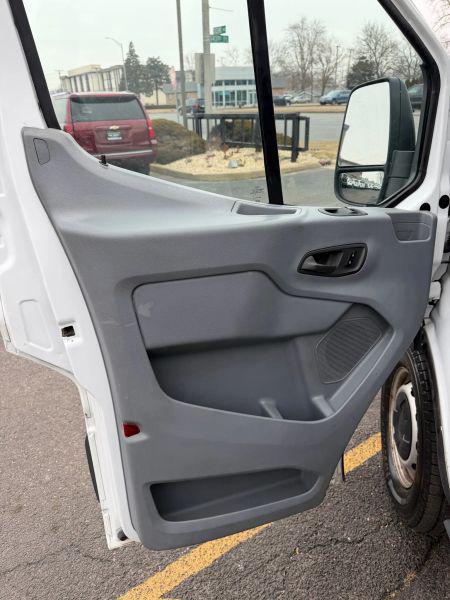 2015 Ford Transit w/60/40 Side Door w/RWB