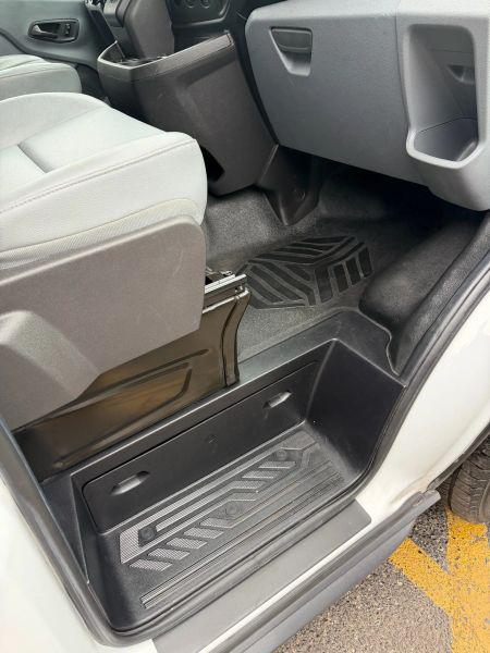 2015 Ford Transit w/60/40 Side Door w/RWB