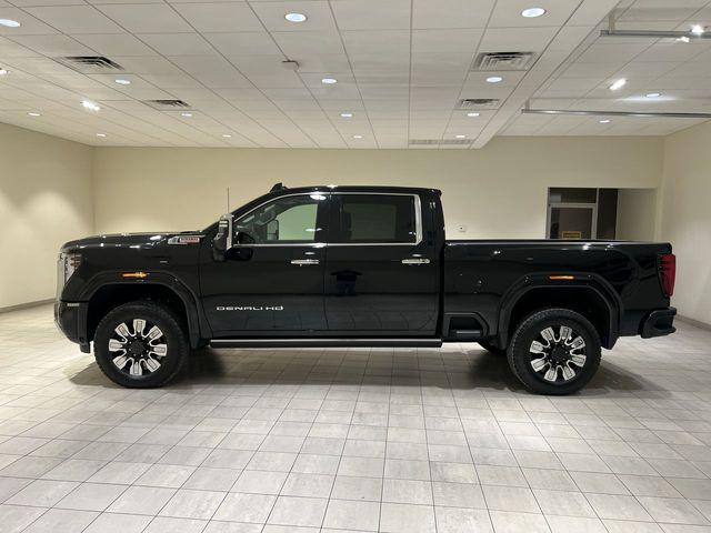 2025 GMC Sierra 3500HD 4WD Crew Cab Standard Bed Denali