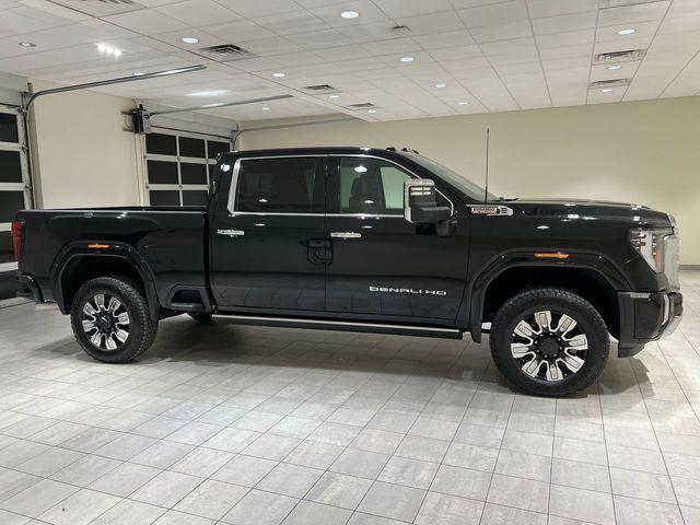 2025 GMC Sierra 3500HD 4WD Crew Cab Standard Bed Denali