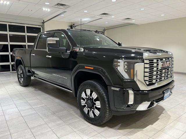 2025 GMC Sierra 3500HD 4WD Crew Cab Standard Bed Denali
